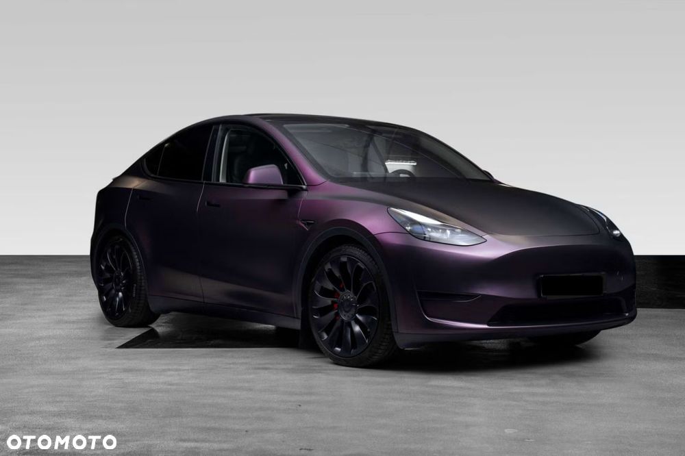 Tesla Model Y Performance Dual Motor AWD - 2