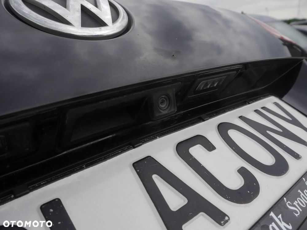 Volkswagen Passat Variant 2.0 TDI BlueMotion Technology Highline - 24