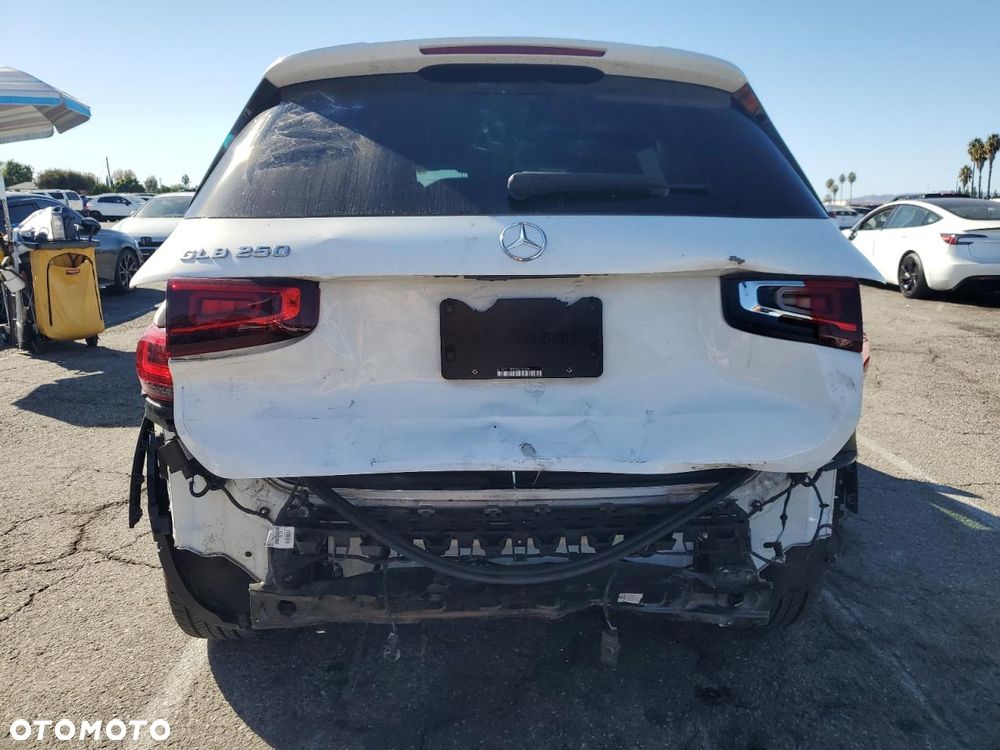 Mercedes-Benz GLB - 6