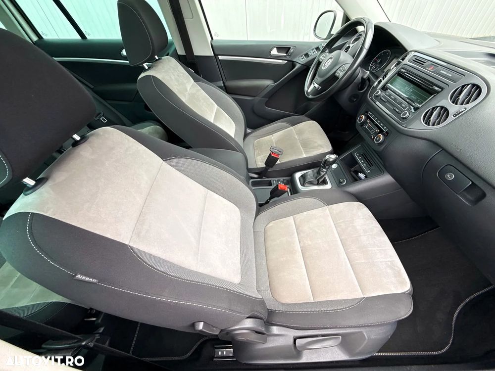 Volkswagen Tiguan 2.0 TDI 4Motion DSG Sport & Style - 24