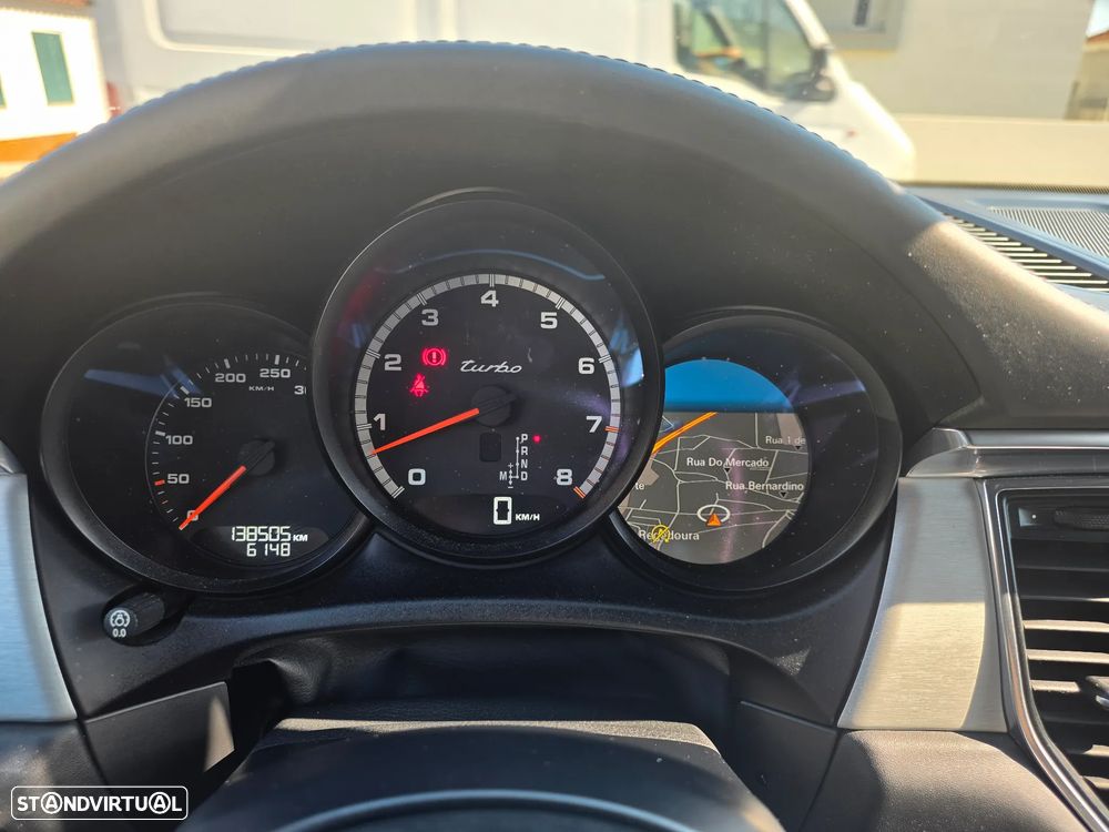 Porsche Macan Turbo PDK - 18