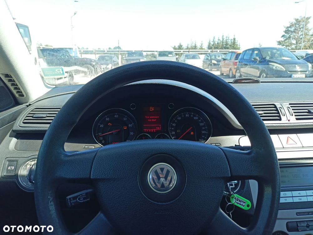 Volkswagen Passat - 8