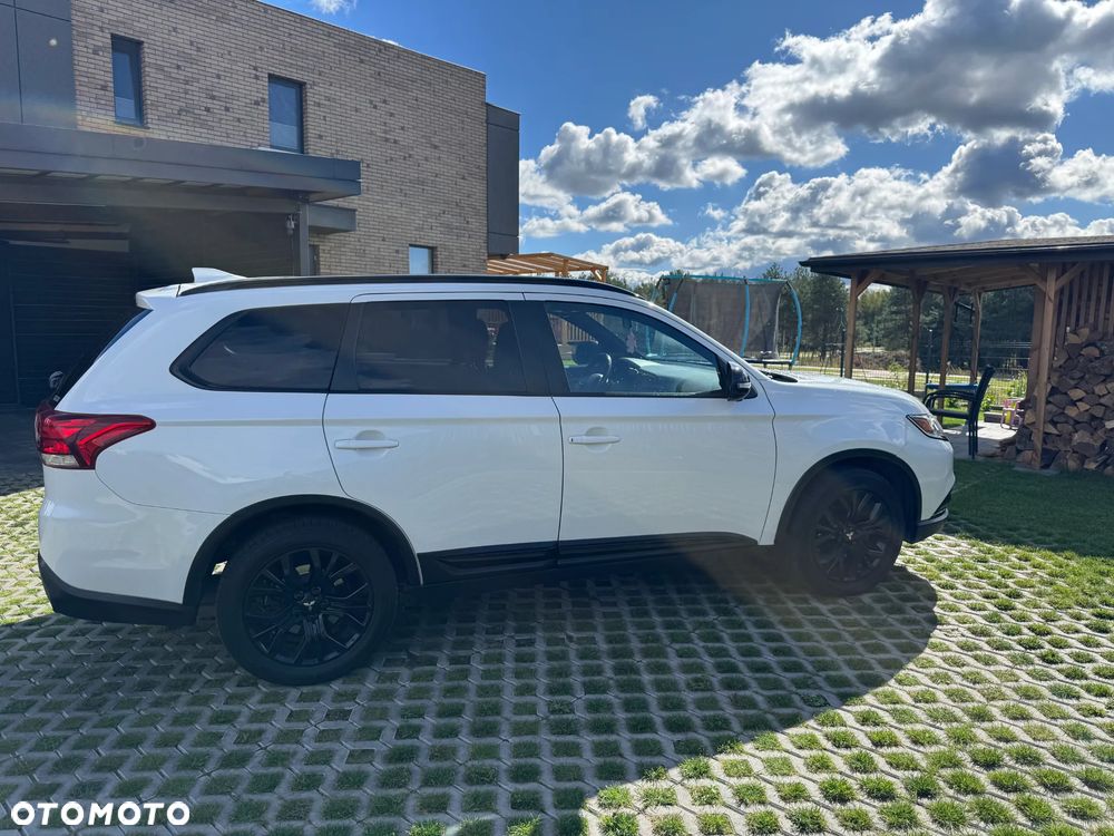 Mitsubishi Outlander - 1