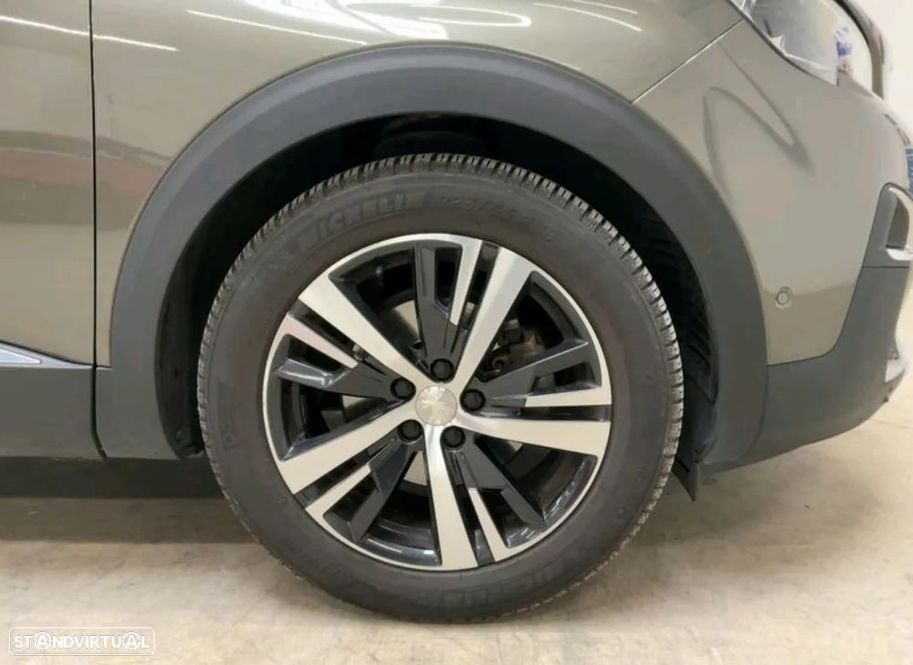 Peugeot 3008 1.2 PureTech Allure EAT6 - 12