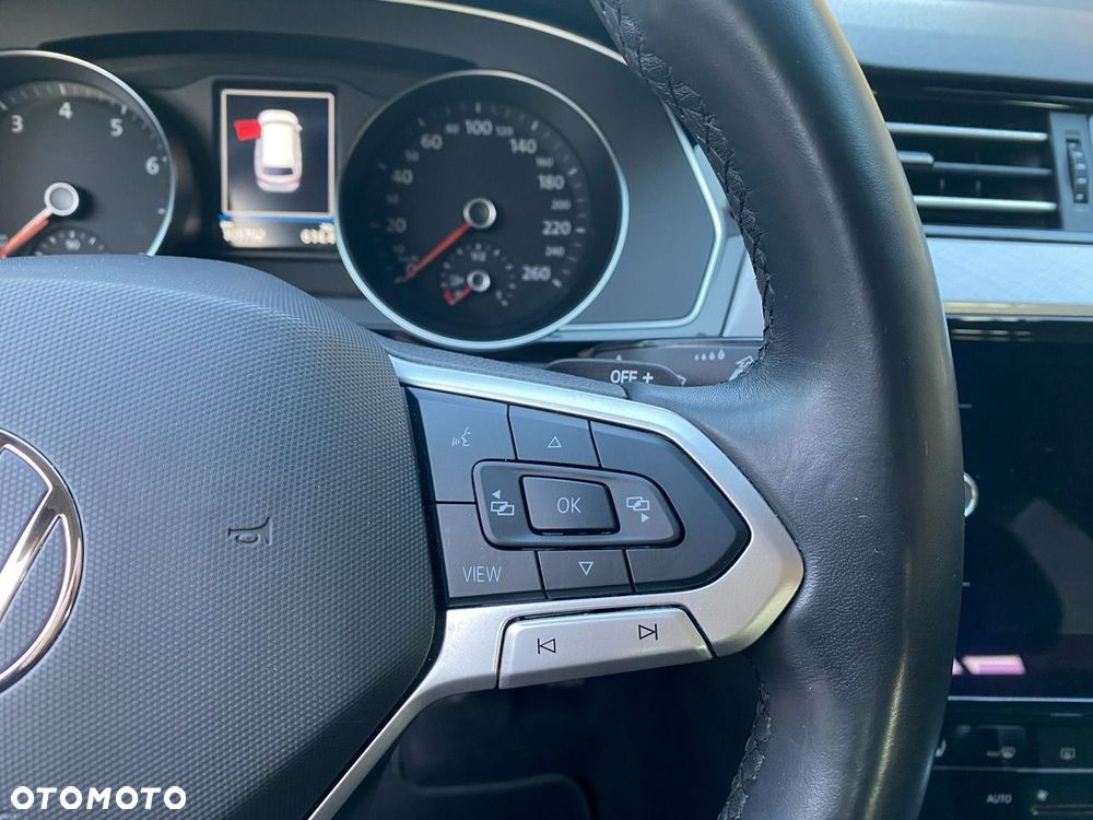 Volkswagen Passat - 21