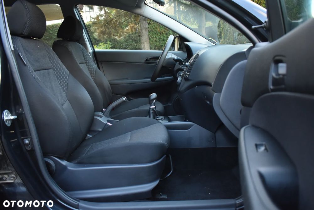 Hyundai i30 i30cw 1.4 Edition 20 - 24