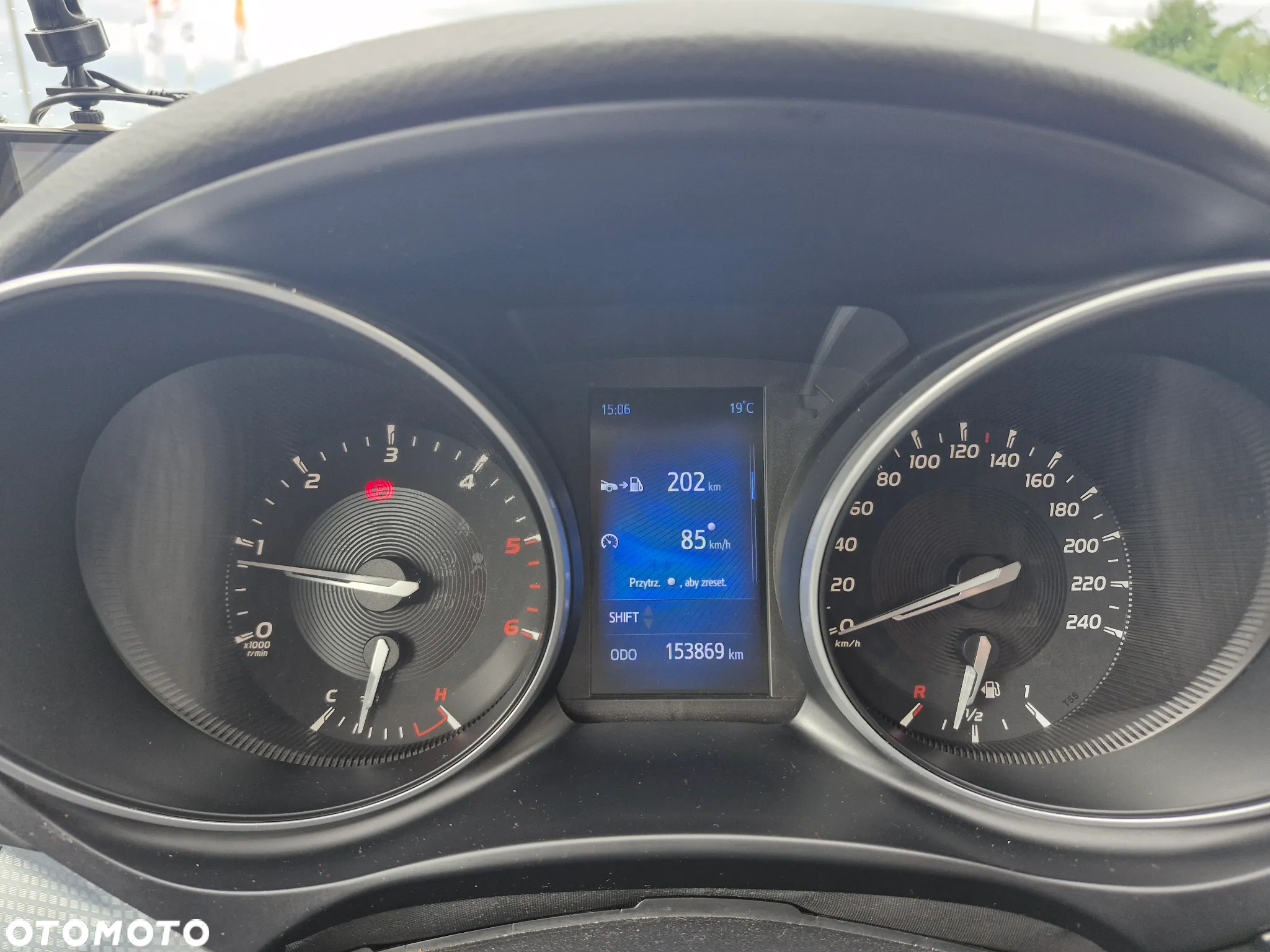 Toyota Avensis - 13