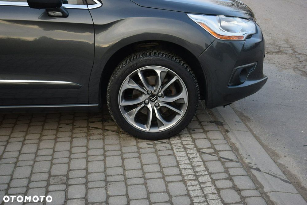 Citroën DS4 1.6 THP SoChic - 9