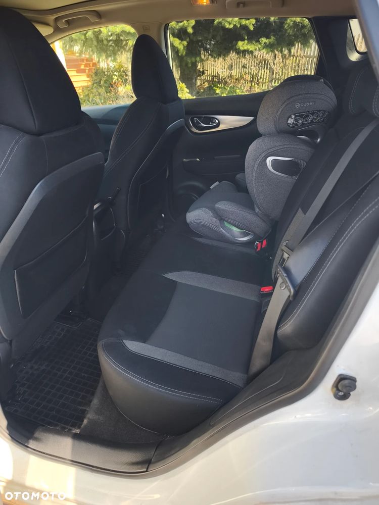 Nissan Qashqai 1.6 DCi 4x4 N-Connecta - 16