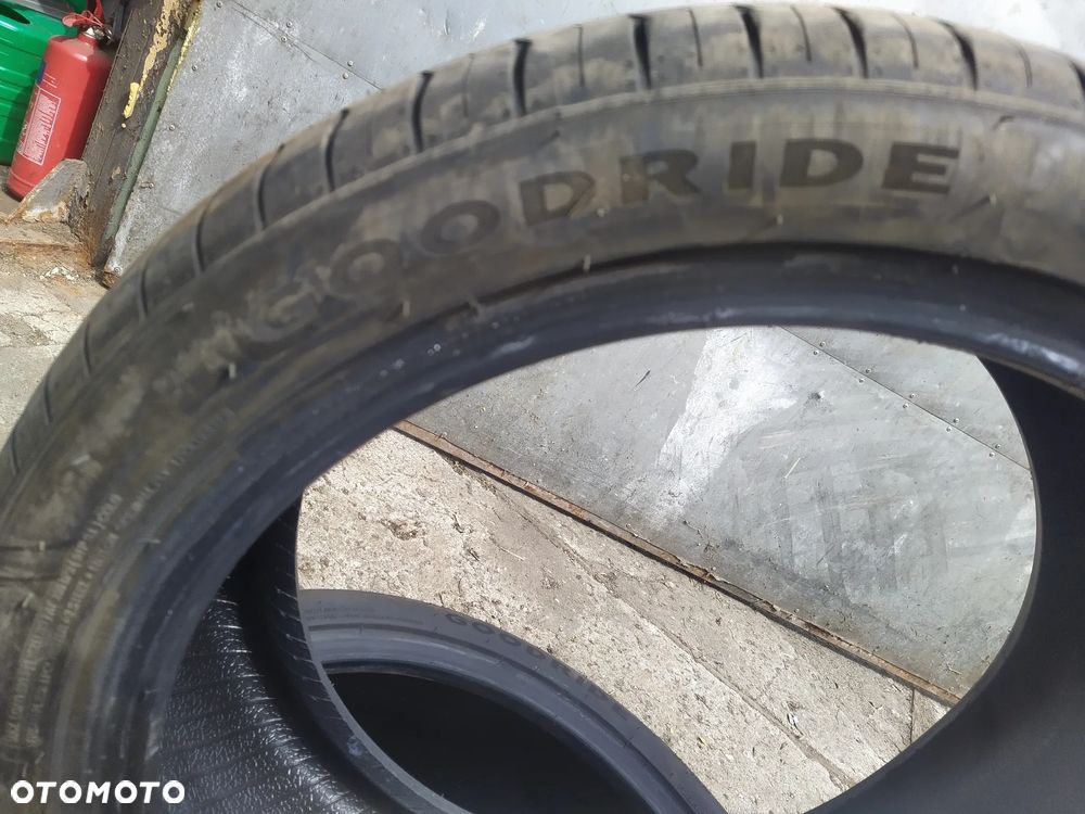 Opony goodride235/40/18 - 4