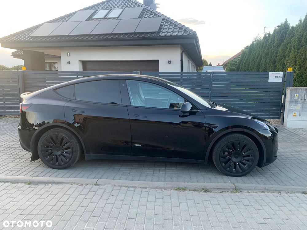Tesla Model Y Long Range Dual Motor AWD - 1