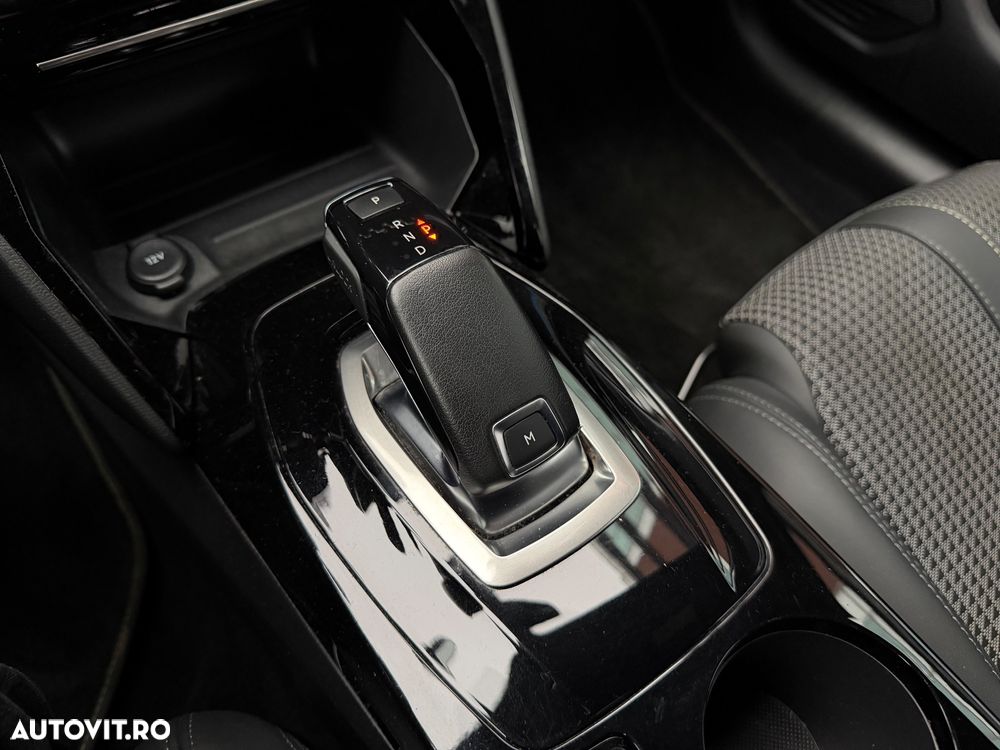 Peugeot 208 PureTech 130 EAT8 GT Pack - 33