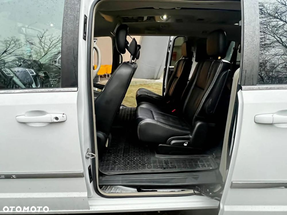 Chrysler Town & Country 3.6 Touring - 4