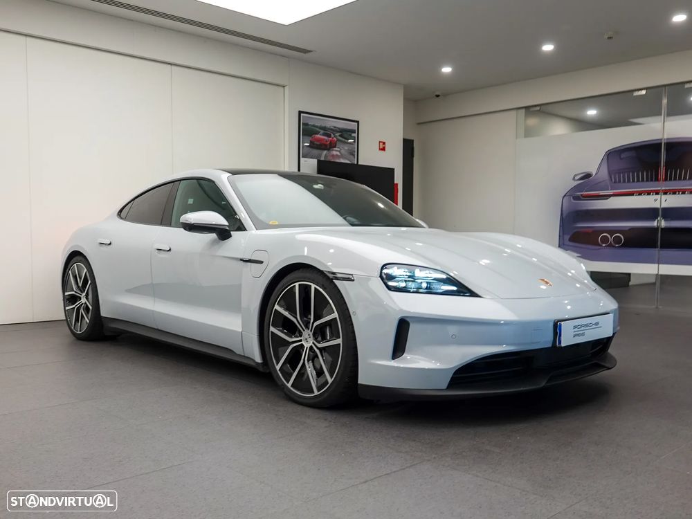 Porsche Taycan 4 - 13