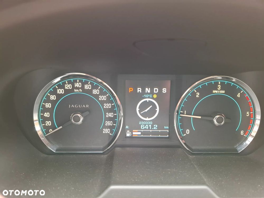 Jaguar XF 3.0 V6 D Luxury - 33