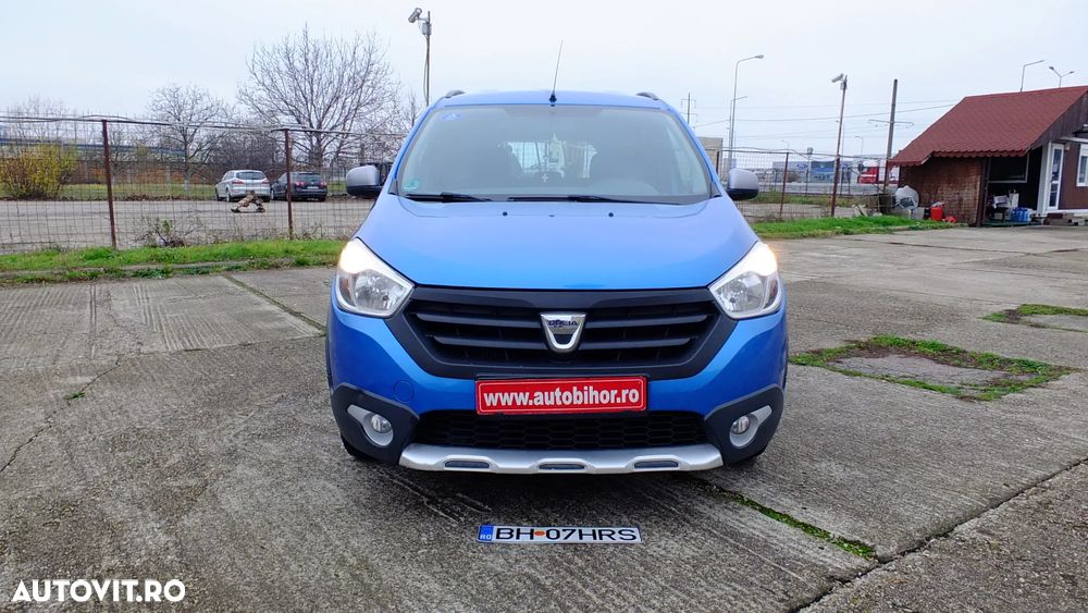 Dacia Lodgy TCe 115 Stepway - 1
