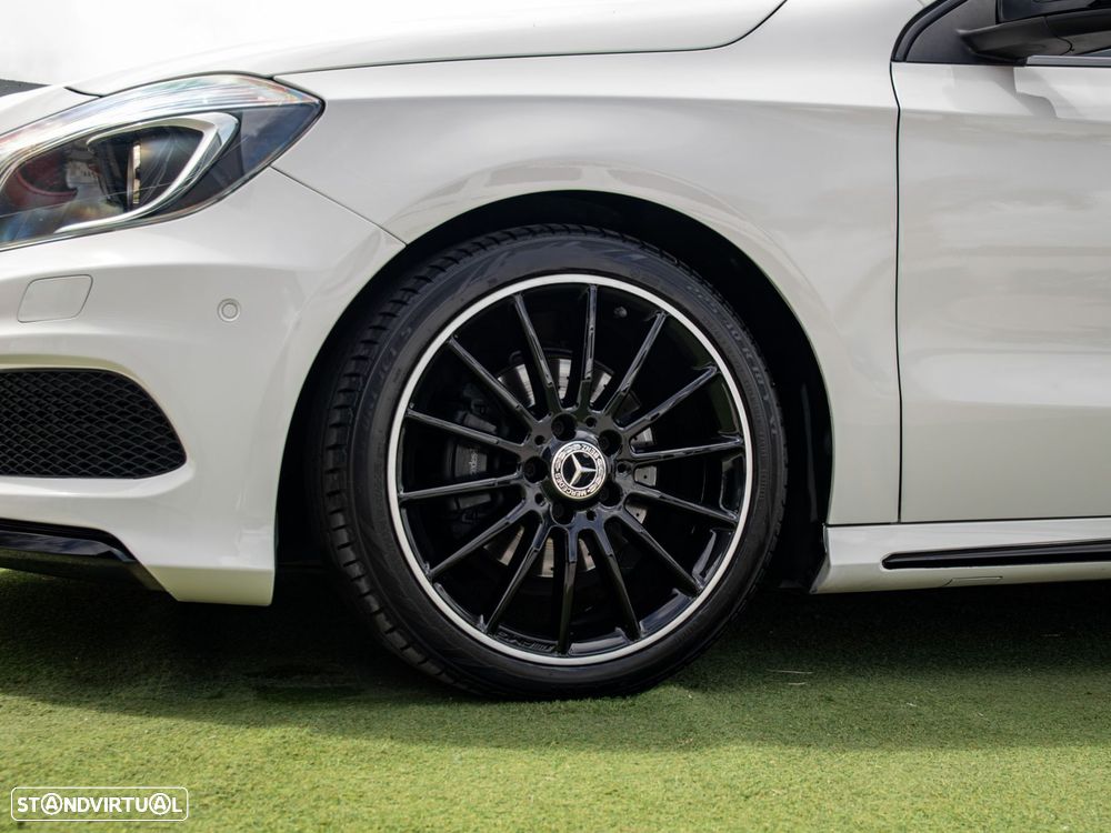 Mercedes-Benz A 180 d AMG Line - 11