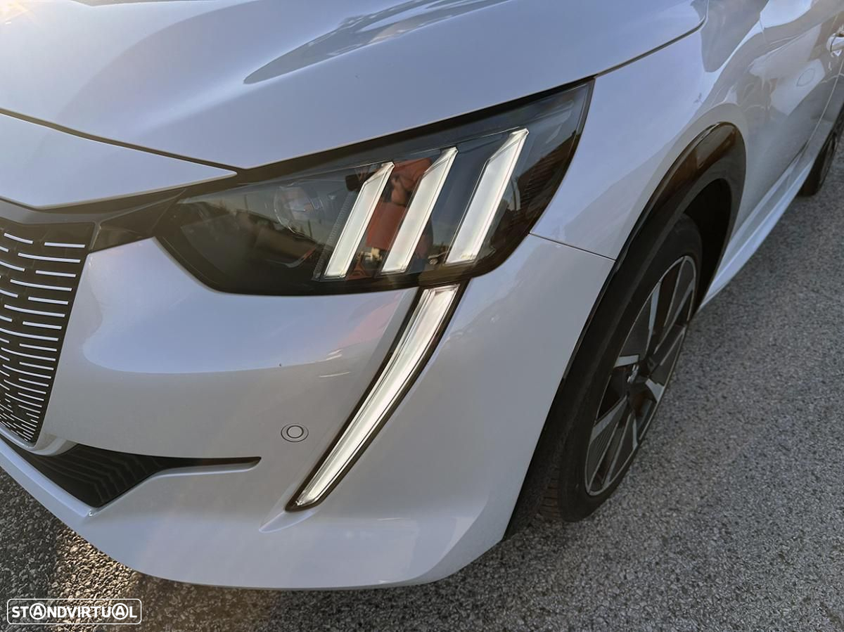 Peugeot e-208 50 kWh GT Line - 5