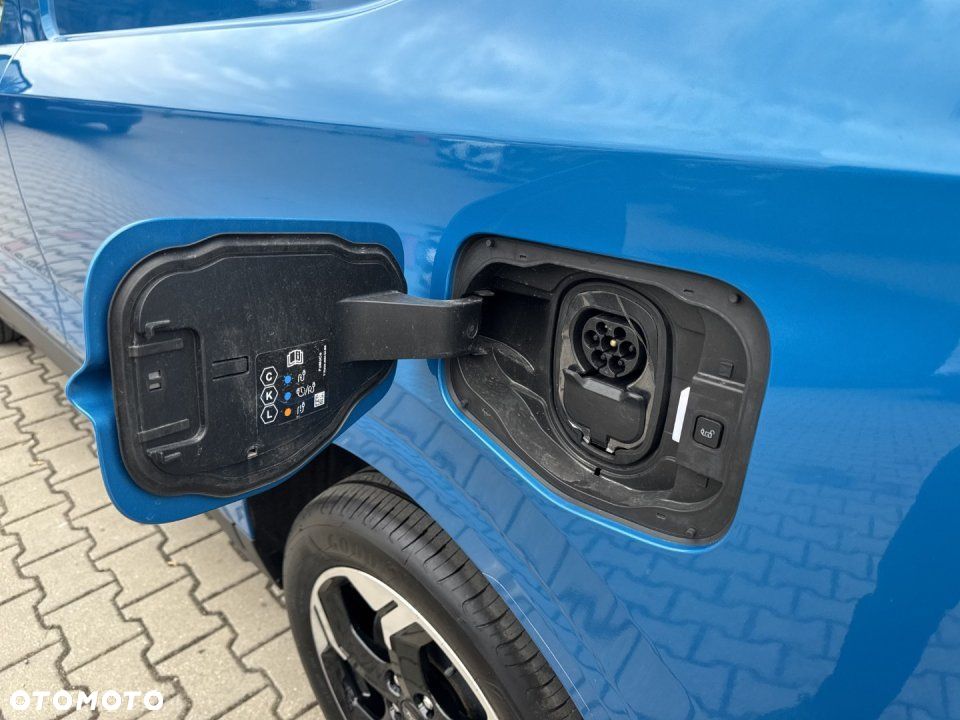 Ford Transit Courier - 19