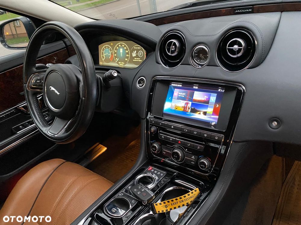 Jaguar XJ 3.0 T Premium Luxury - 13