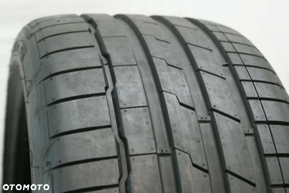 235/35R19 HANKOOK VENTUS S1 EVO3 , 7,1mm 2024r B3156 - 2