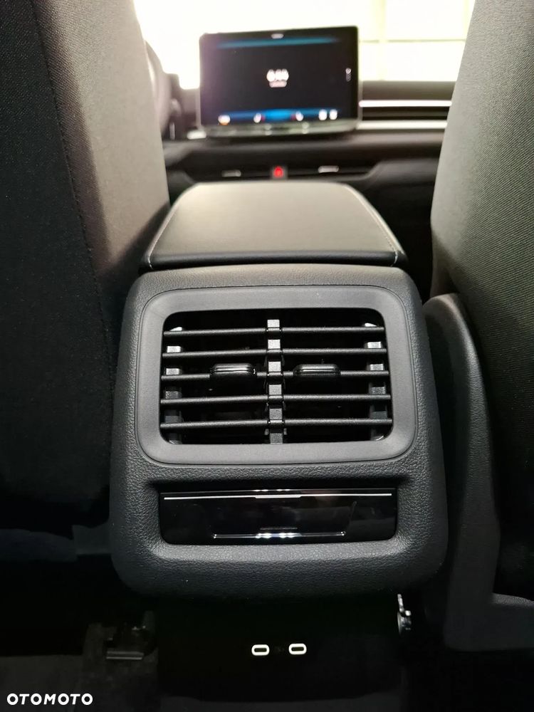 Volkswagen T-Roc 1.5 eTSI Life DSG - 15