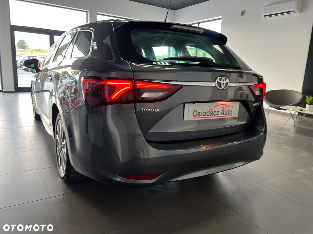 Toyota Avensis - 4