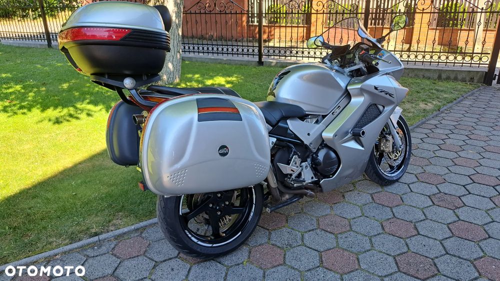 Honda VFR - 2