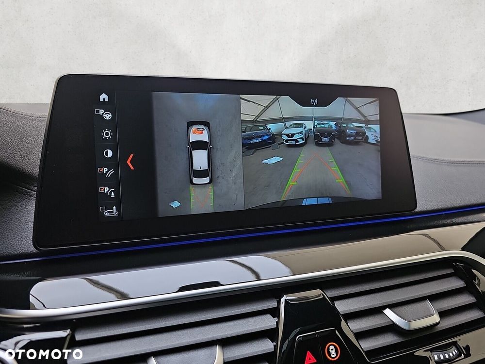 BMW Seria 5 M550i xDrive - 17
