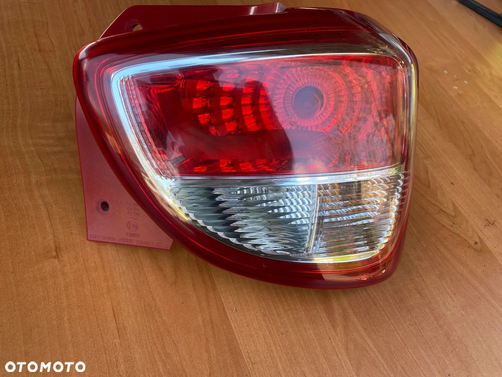 LAMPA TYŁ TYLNA PRAWA LUB LEWA HYUNDAI I10 II - 13