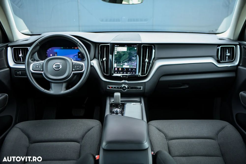 Volvo XC 60 B4 MHEV AT8 FWD Momentum - 23