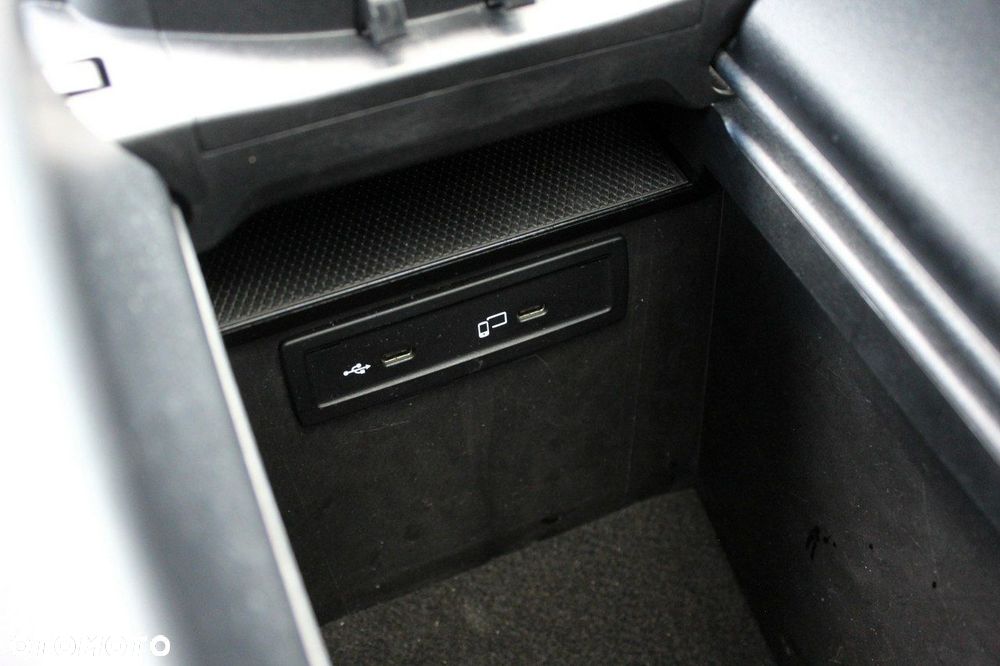 Mercedes-Benz GLC - 29