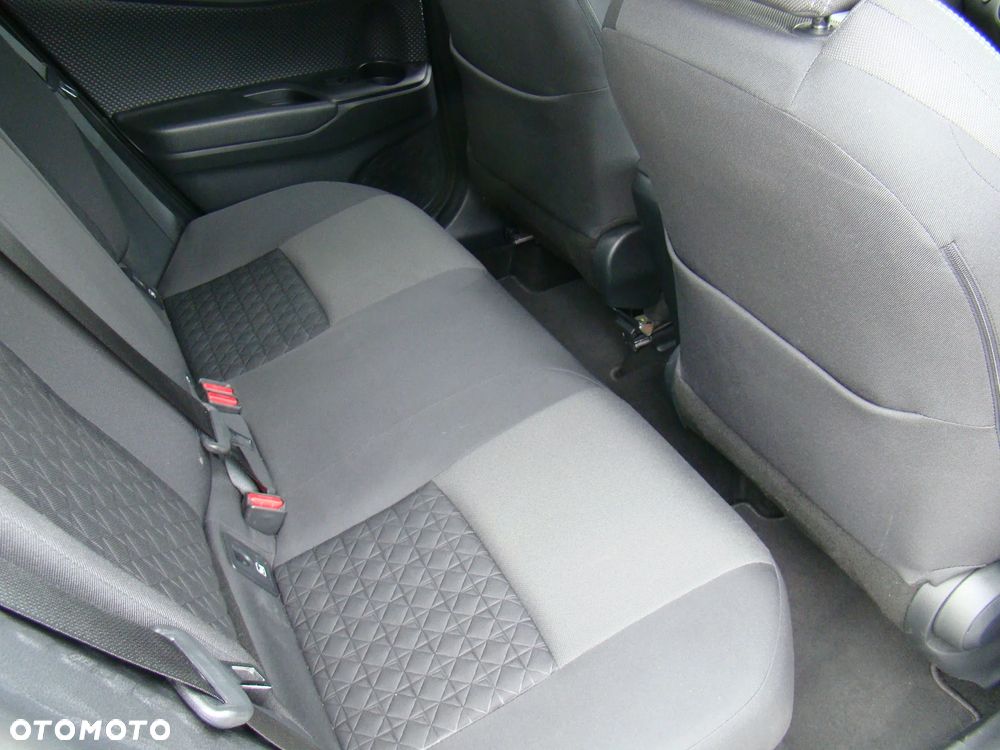 Toyota C-HR 1.8 Hybrid Team Deutschland - 34