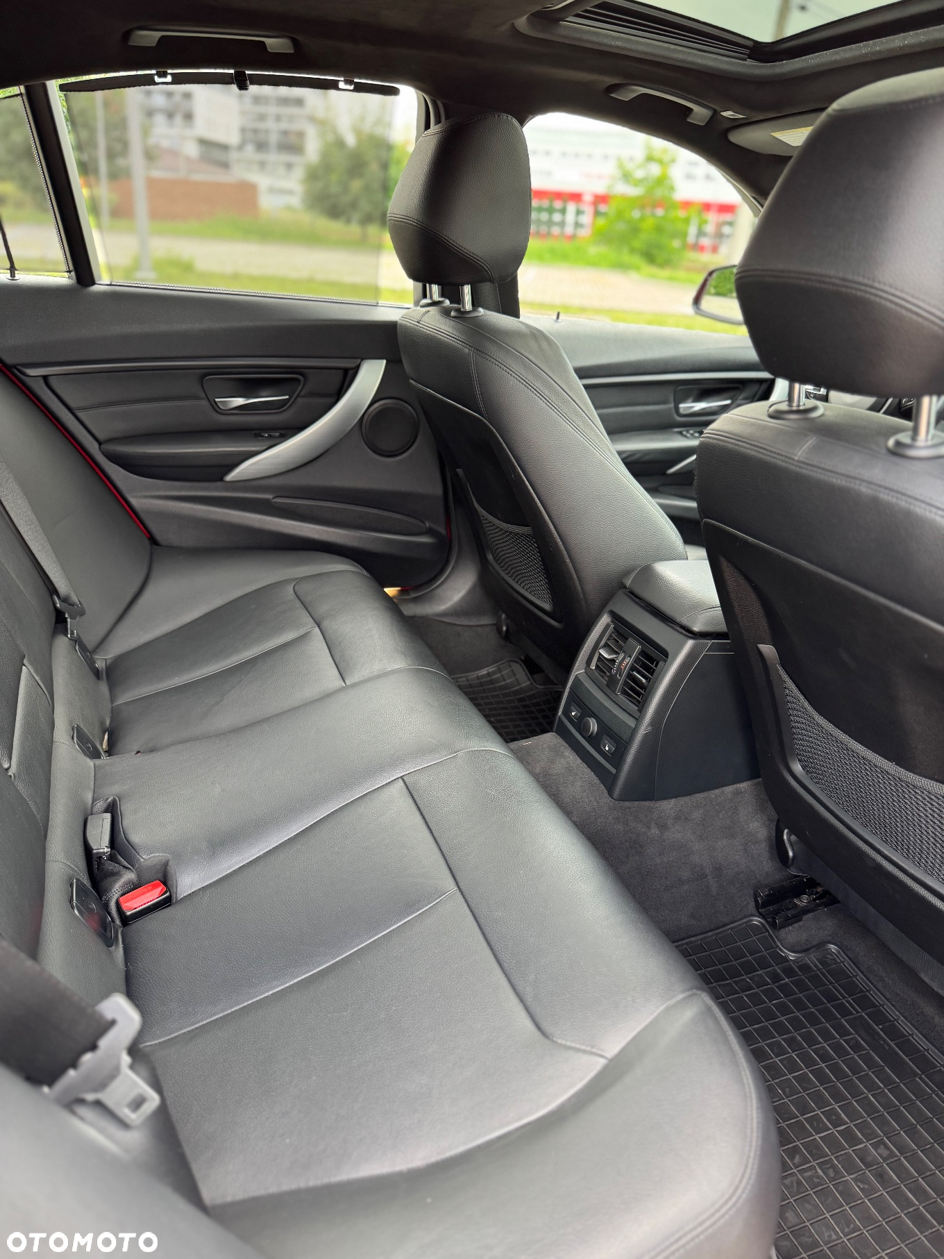 BMW Seria 3 335i xDrive M Sport - 9