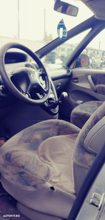 Dezmembrez Citroen Xsara Picasso - 2