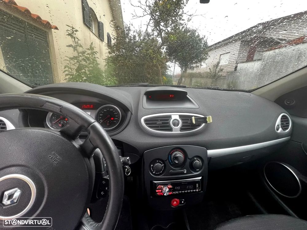 Renault Clio - 6
