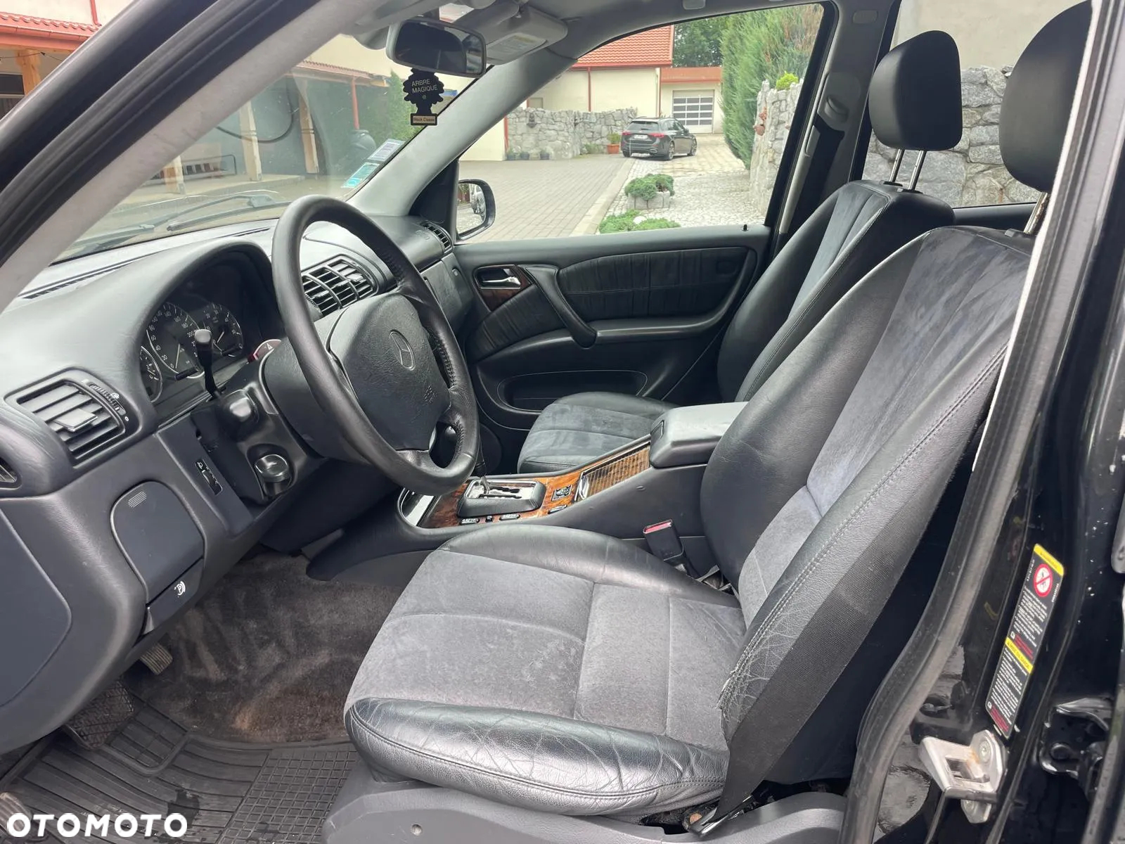 Mercedes-Benz ML - 10