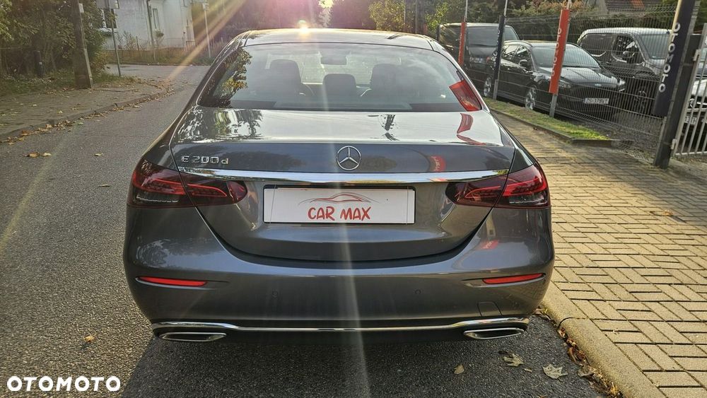 Mercedes-Benz Klasa E 200 d 9G-TRONIC Night Edition - 10