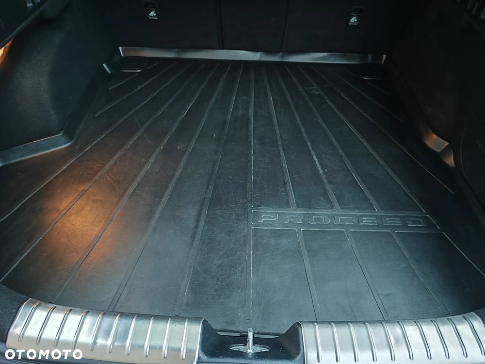 Kia ProCeed 1.6 T-GDI GT DCT - 40