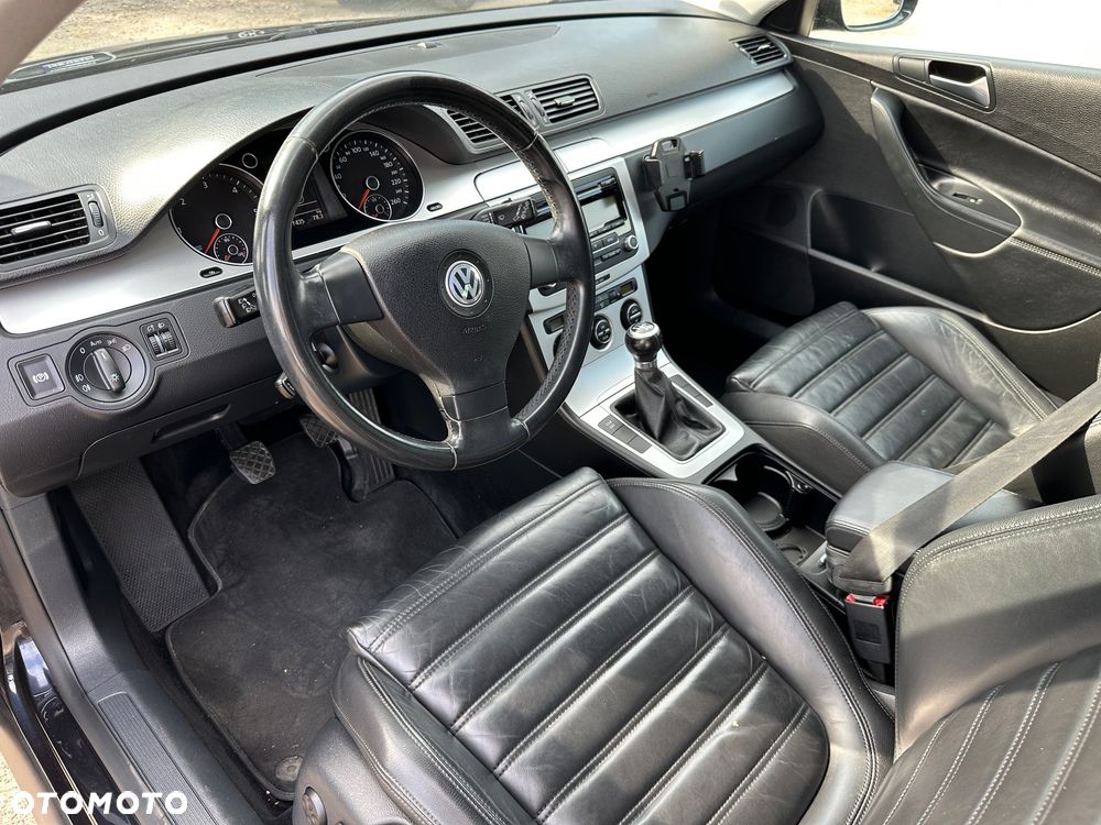 Volkswagen Passat 2.0 TDI DPF Comfortline - 16
