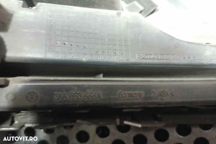 Grila proiector dreapta 3AA853666A 3AA853666A Volkswagen VW Passat B7 - 3