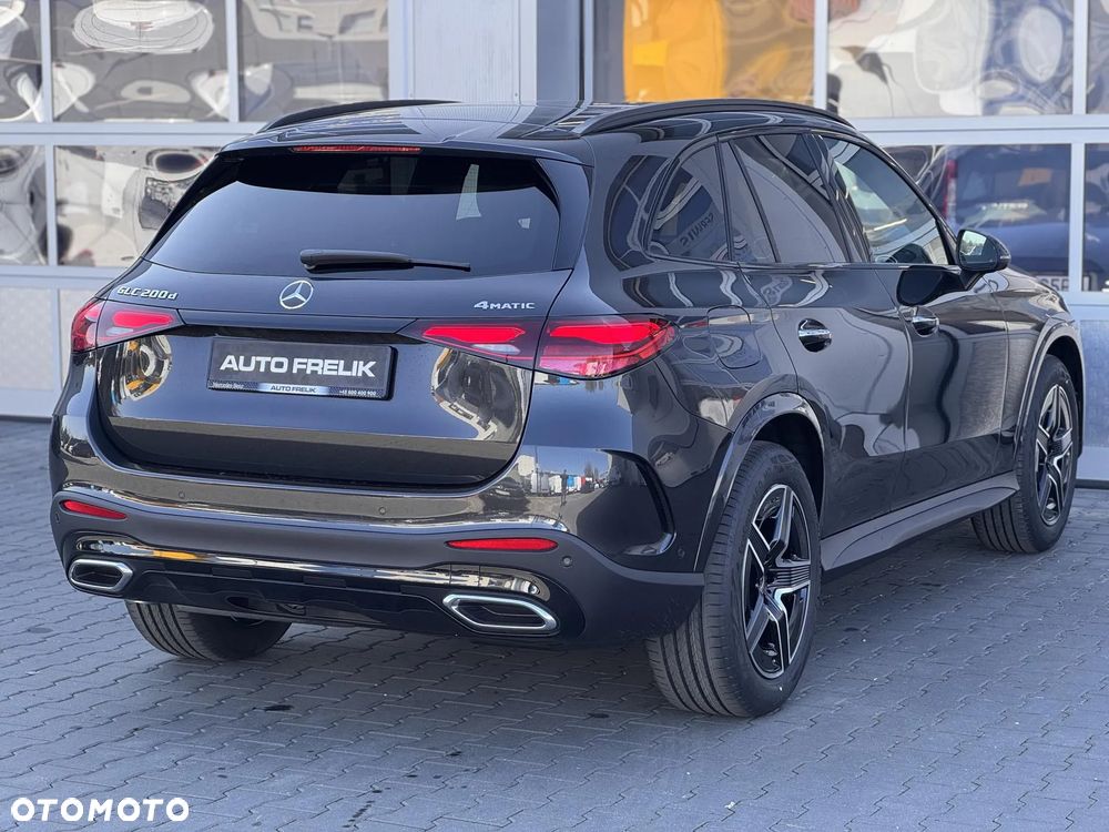 Mercedes-Benz GLC 200 d 4Matic 9G-TRONIC AMG Line Advanced - 9