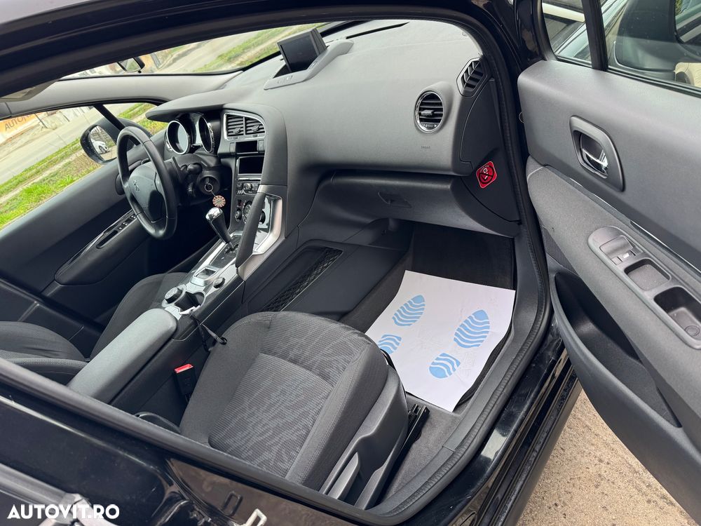 Peugeot 3008 1.6 HDI FAP BVMP6 Confort Pack - 13