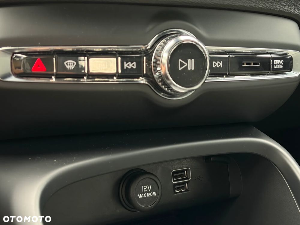 Volvo XC 40 T4 Recharge DKG Inscription Expression - 29
