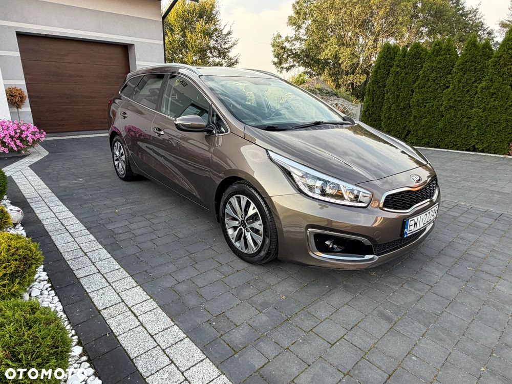 Kia Ceed 1.6 GDI ISG Dream-Team Edition - 9