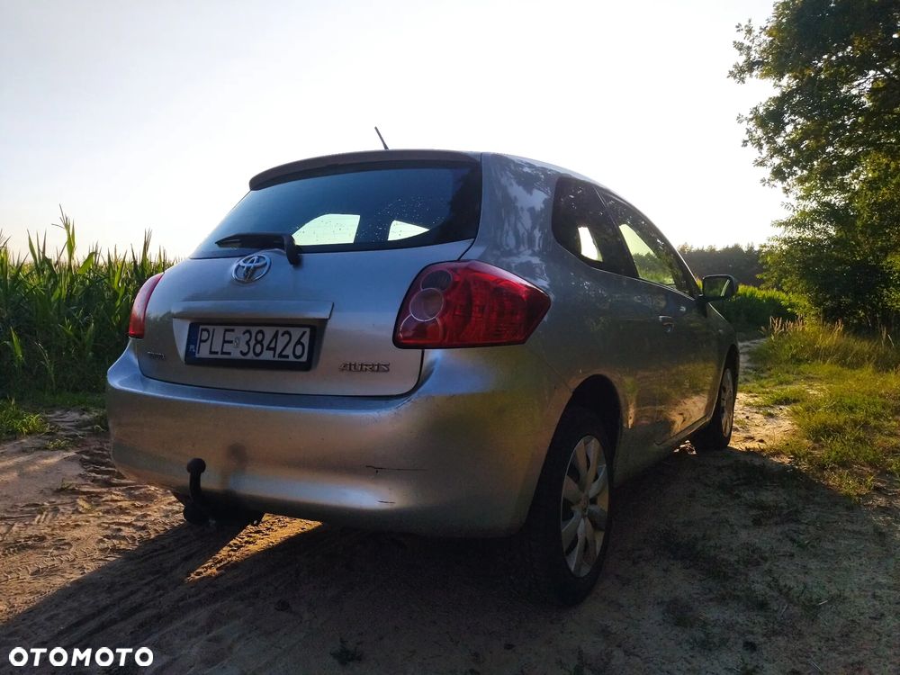 Toyota Auris 2007 photo 3