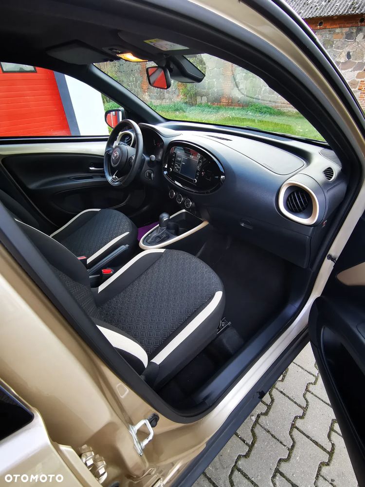 Toyota Aygo X 1.0 VVT-i Selection X-cite X-shift - 12