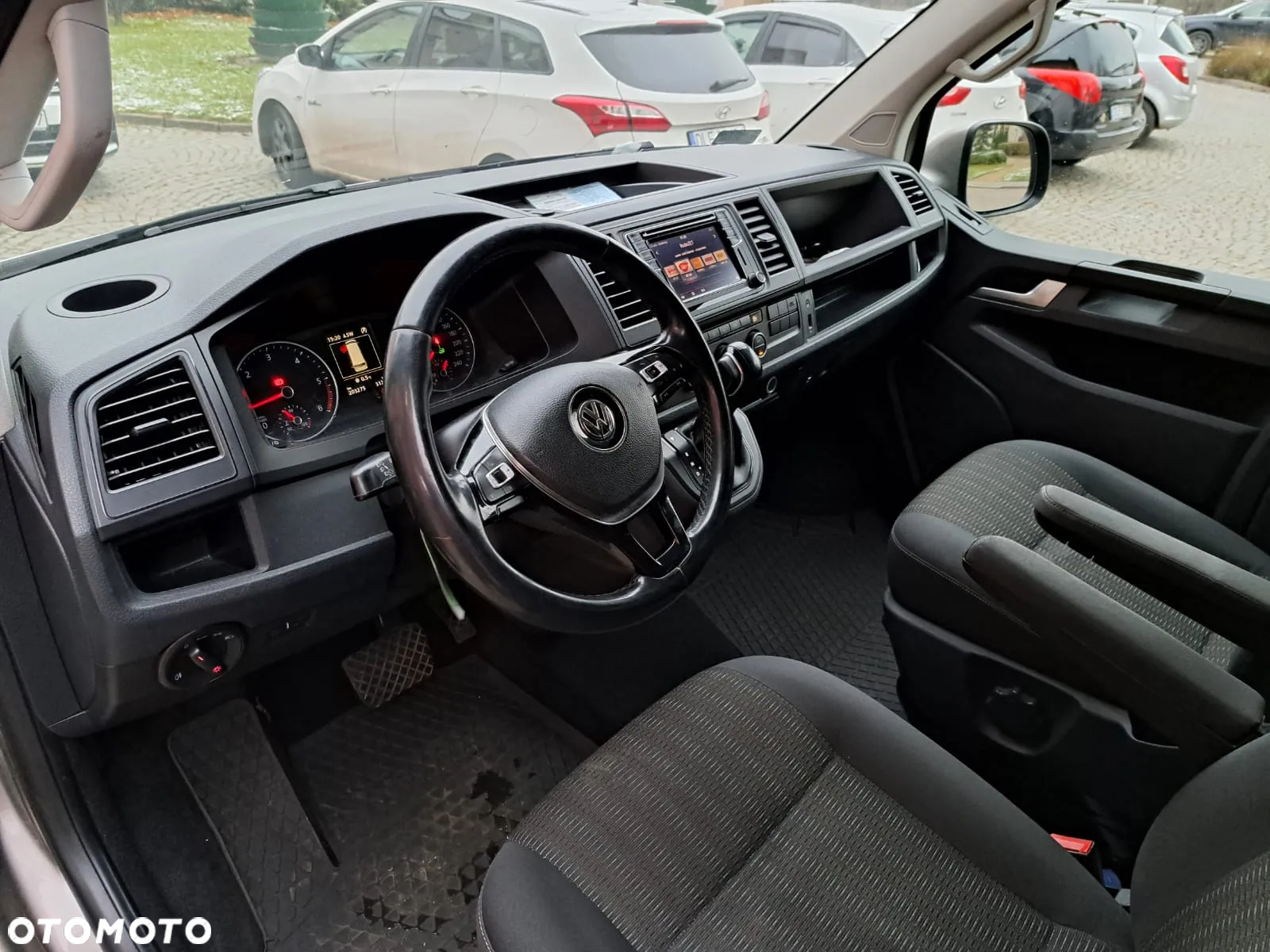 Volkswagen Caravelle - 19