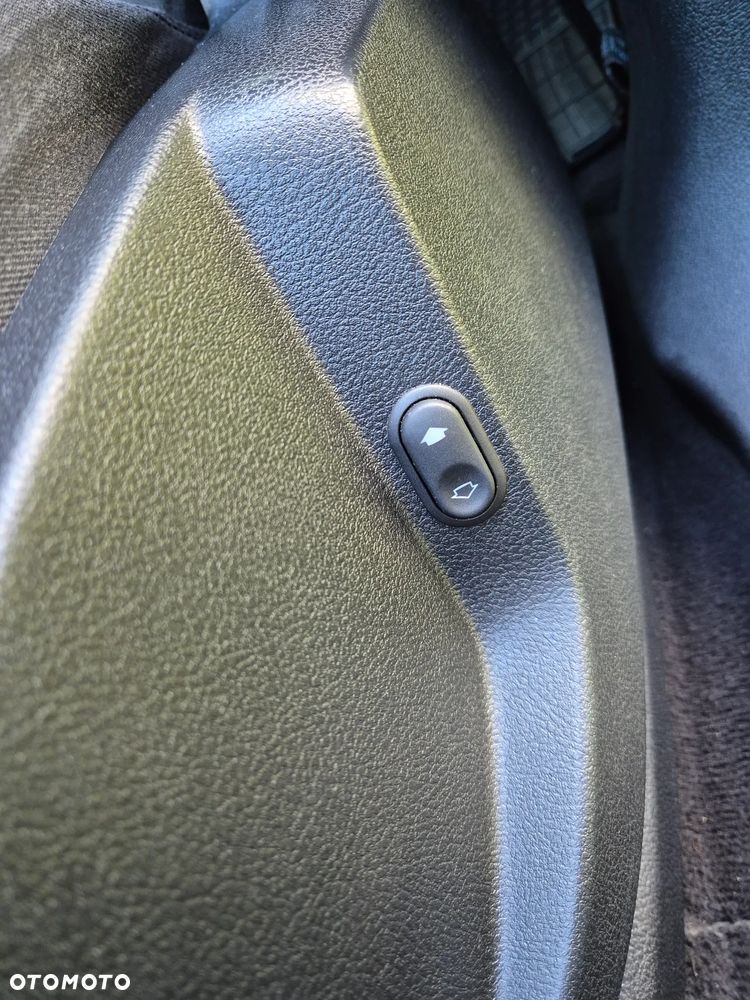 Ford S-Max 2.5 Titanium - 14