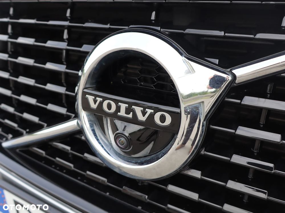 Volvo XC 60 B5 D AWD R-Design - 23